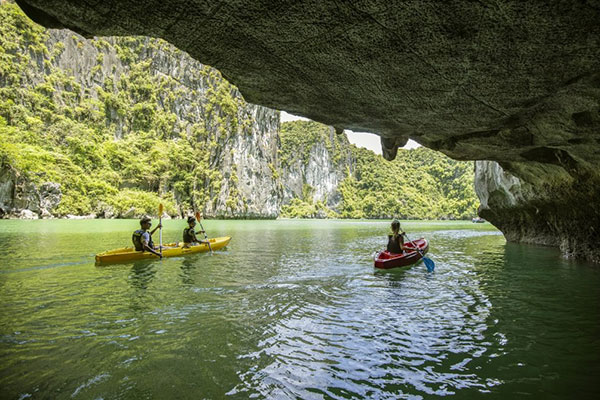 Hidden Gems of Lan Ha Bay: Beaches, Caves & Floating Villages